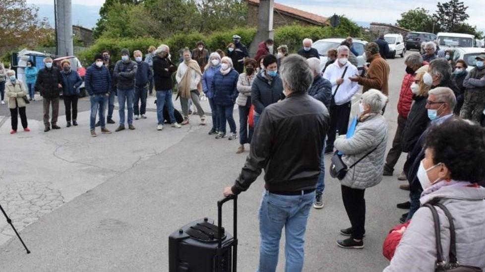 Il comitato non molla Nuova manifestazione contro l’antenna Wind