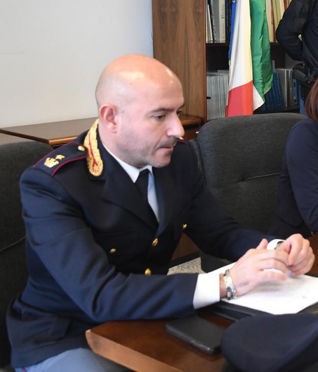 Dalla cassaforte spuntano la cocaina e una pistola rubata 