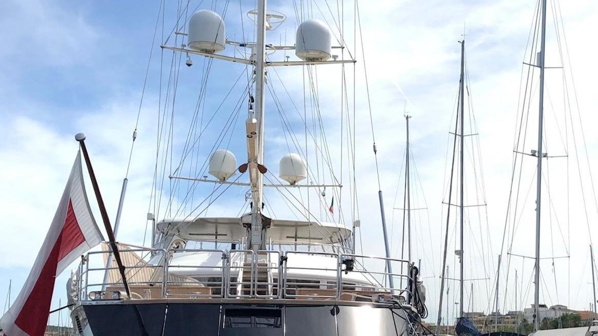 In porto i primi maxi yacht il turismo prova a ripartire 