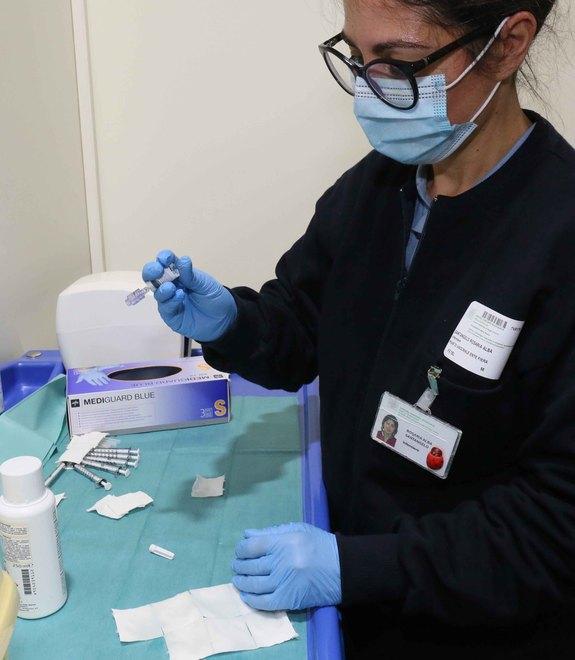 Covid e vaccini, i farmacisti reggiani dicono sì: «Pronti per fare le somministrazioni» 