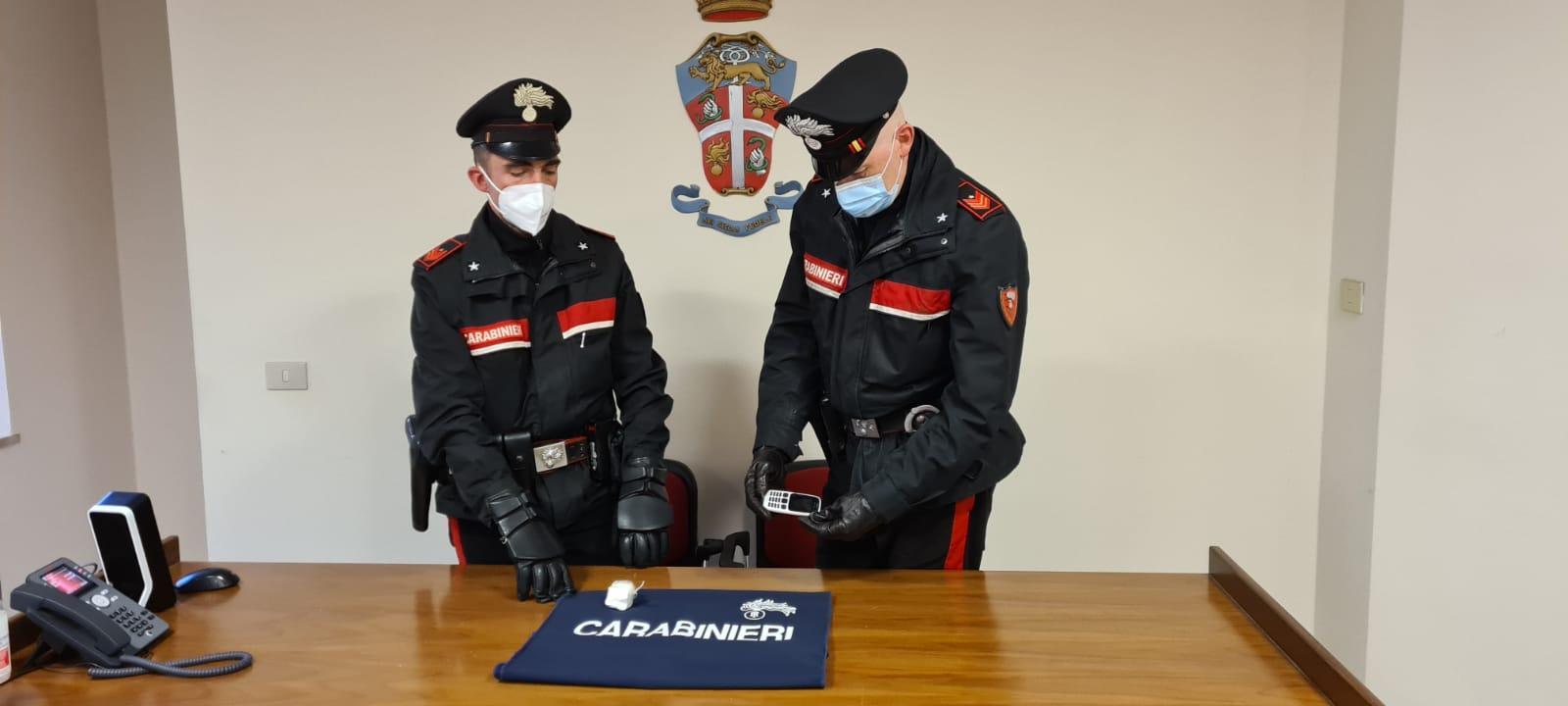 Rintracciato alla fermata dell'autobus dopo essere evaso: arrestato un 39enne
