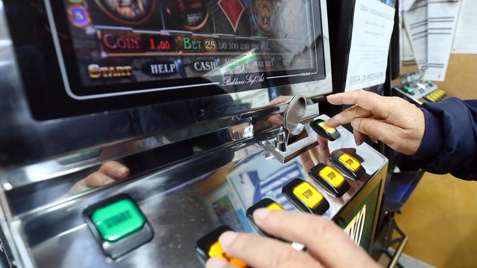 La guerra contro il gioco d’azzardo sbarca anche nelle scuole reggiane