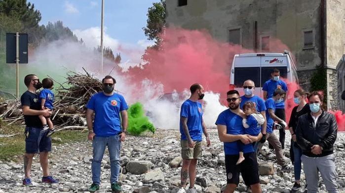 Via i rifiuti dalla spiaggia davanti all’istituto alberghiero