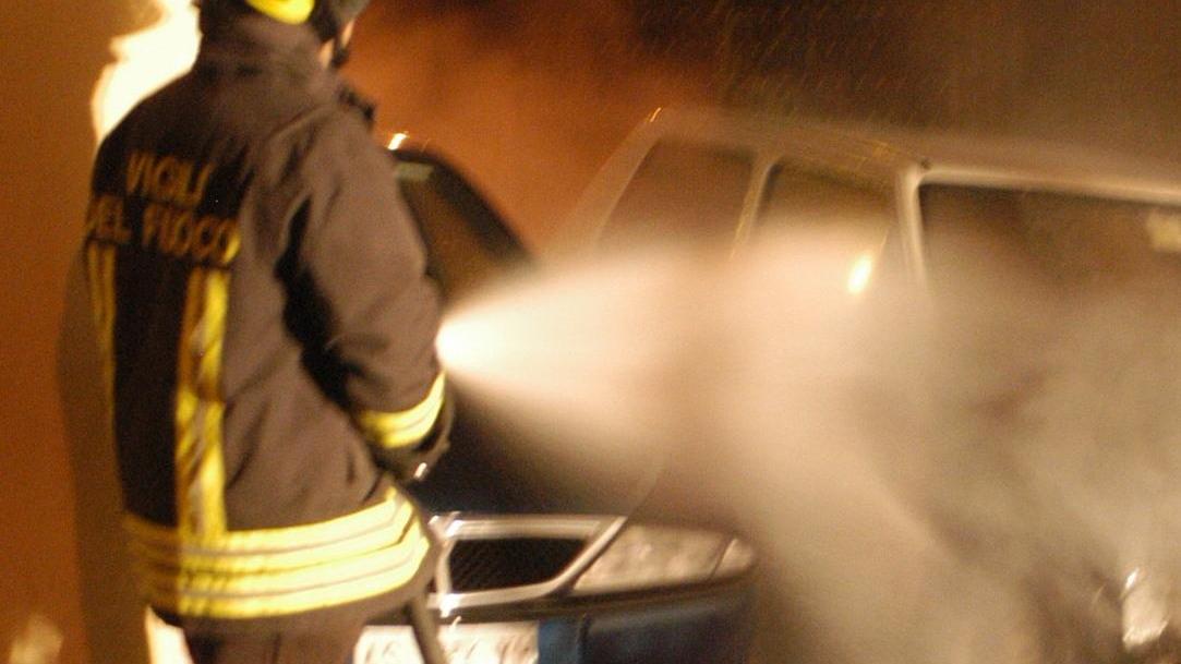Incendiata un’auto durante la notte 