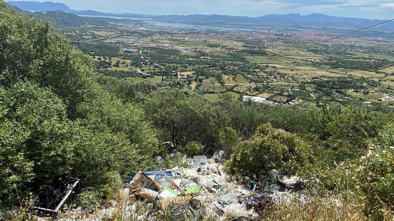 Maxi discarica con vista panoramica