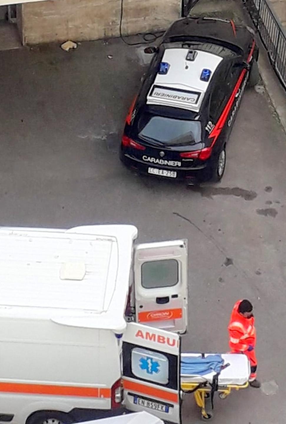Parte un colpo dalla carabina del padre: ferita bambina di 7 anni
