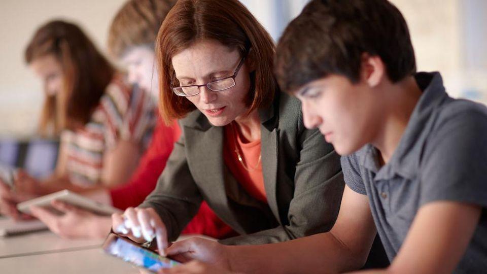 Il registro elettronico che agita le famiglie: una conquista o no?