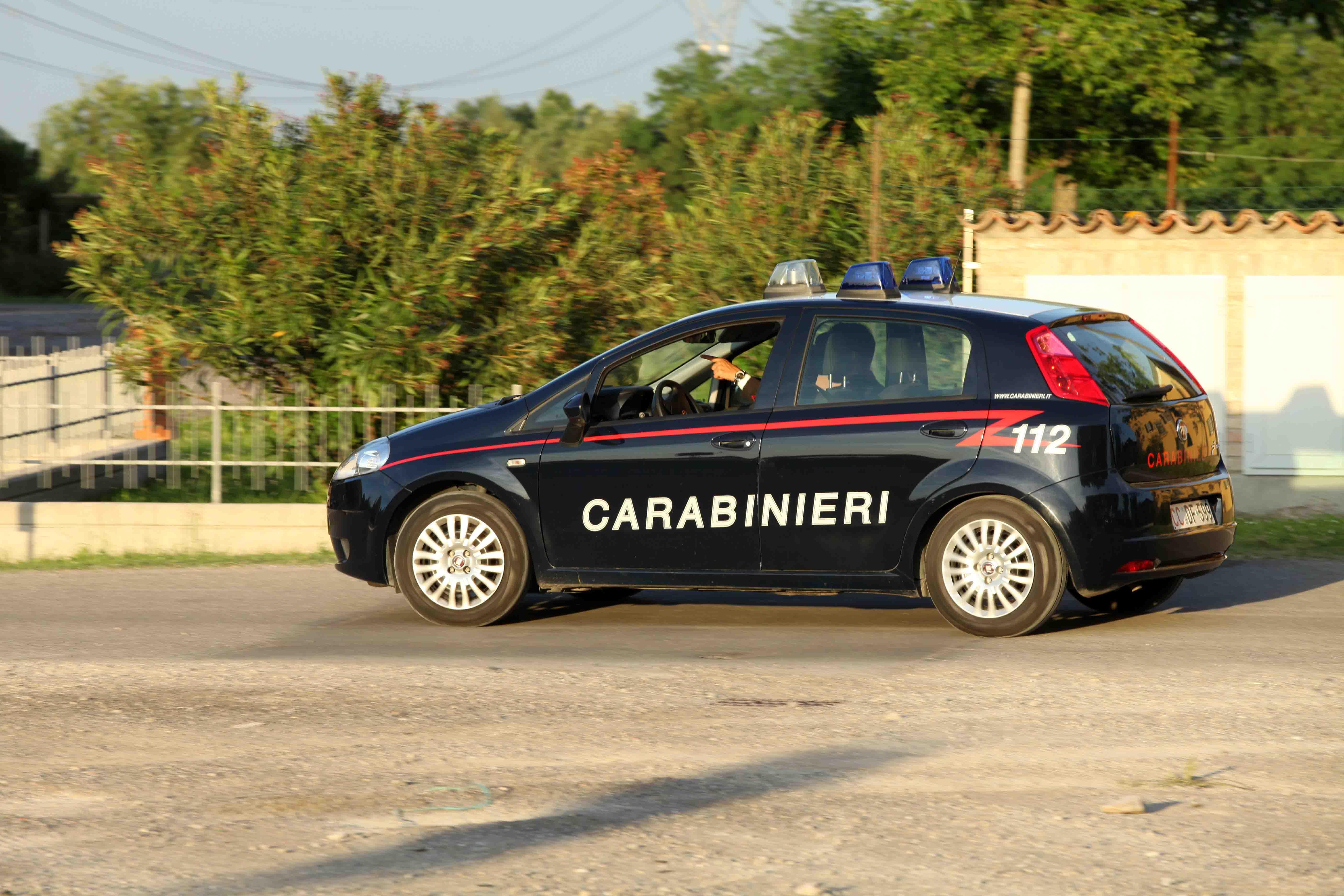 Una pattuglia di carabinieri di Quattro Castella