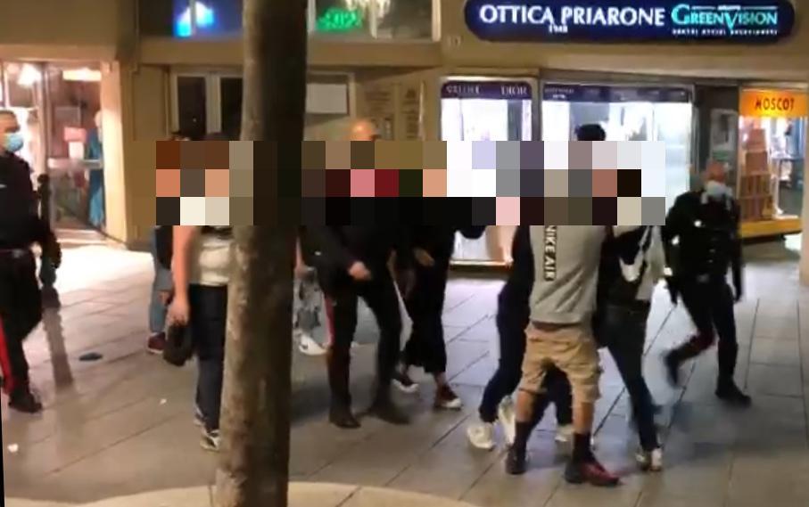 Maxi rissa a Olbia, identificati quattro minori: tre sono stati denunciati