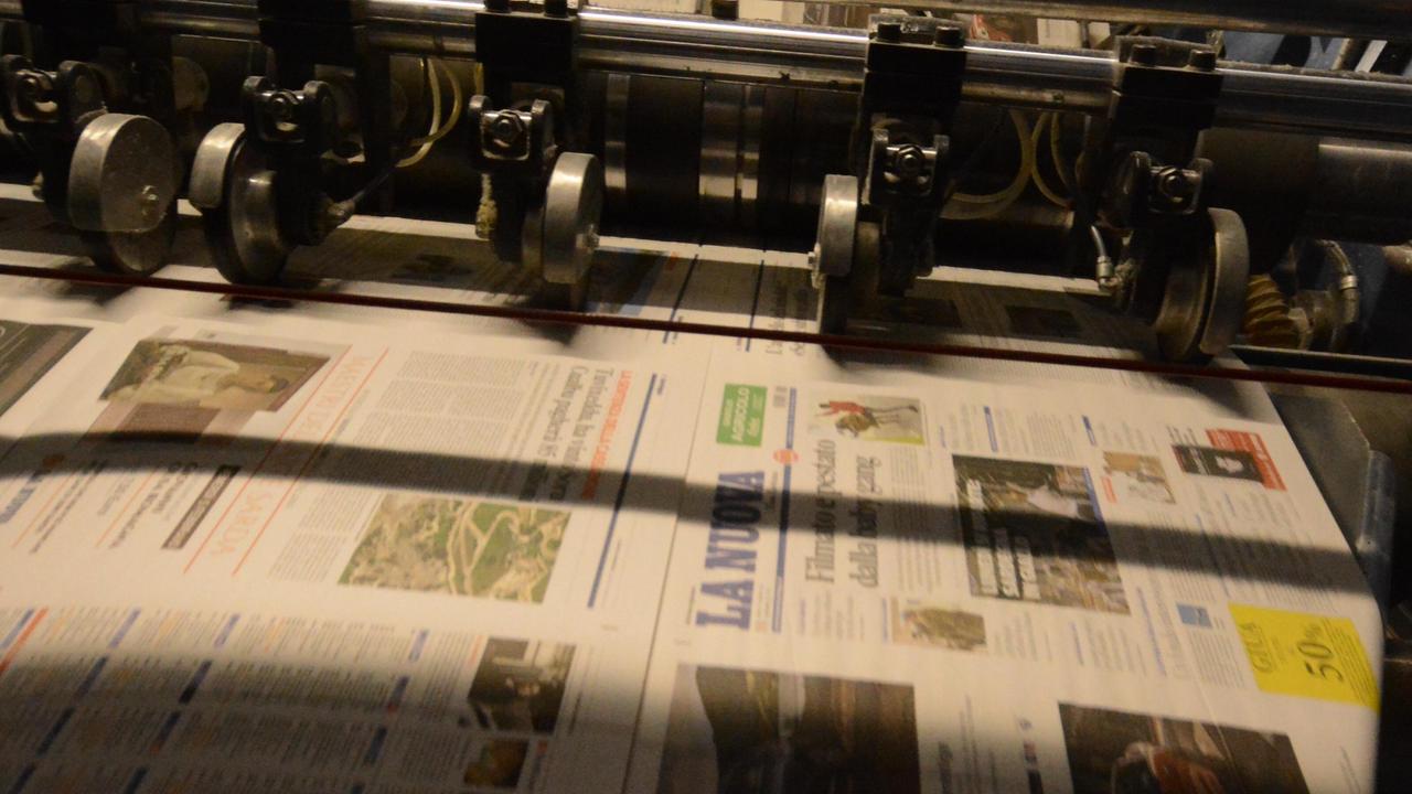 La Nuova del 26 maggio: numeri sempre più da zona bianca per l'isola