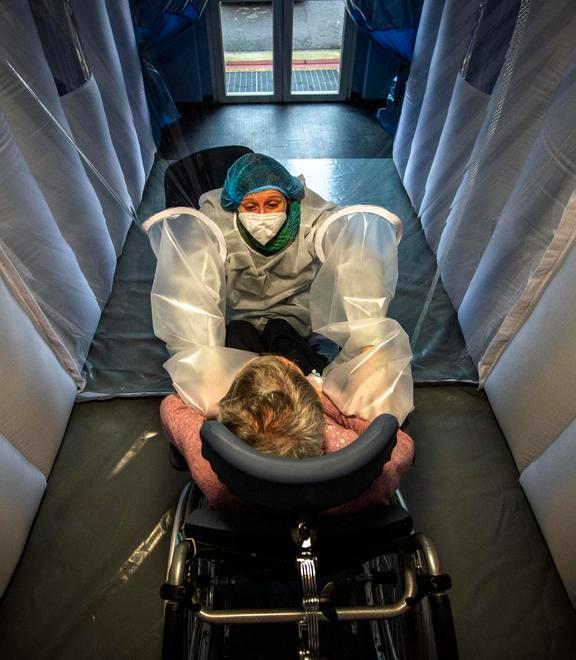 Le visite nelle Rsa slittano se ne riparla a inizio giugno 