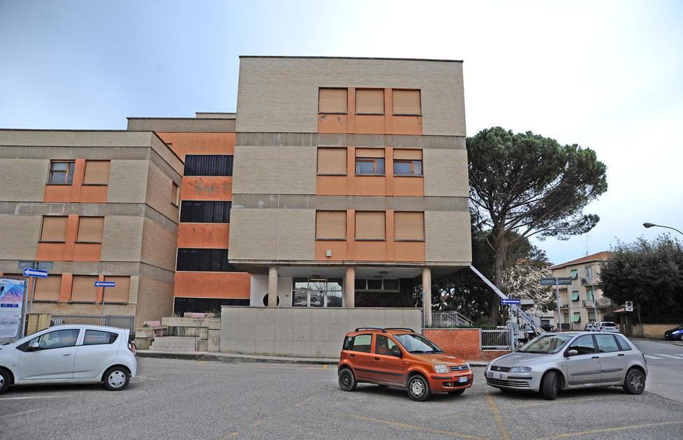 Visite, laboratori e uffici spostati in via Savonarola 