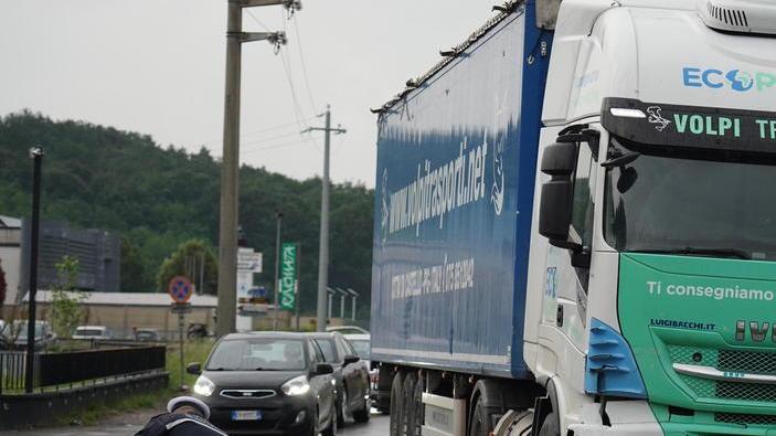 Stretta, trafficata e piena di incroci la 439 è la strada dei pericoli