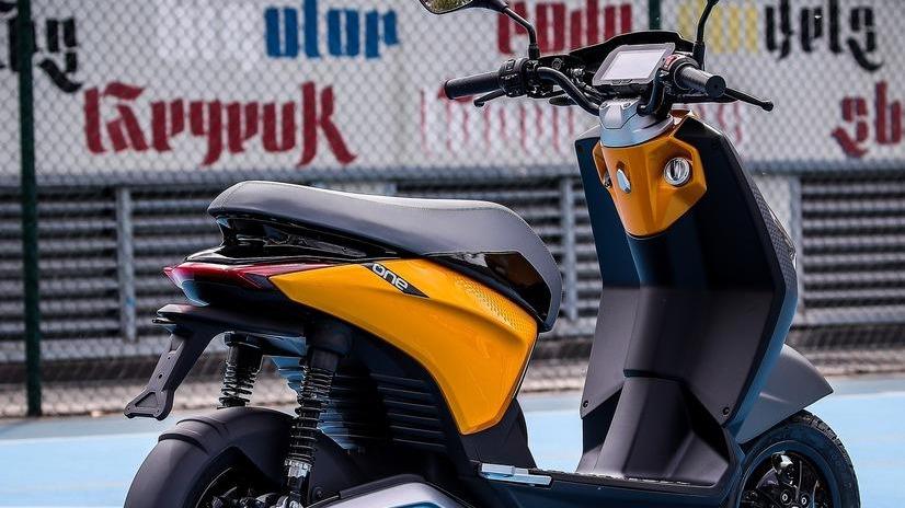 Piaggio presenta One, lo scooter elettrico svelato su Tik Tok e destinato ai giovani