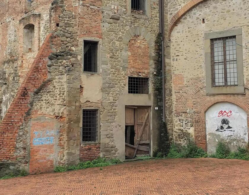 Raid notturno al Petrocchi «La nostra scuola in balia di ladri e malintenzionati» 