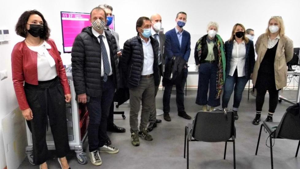 Vaccini al Palazzetto: 400 iniezioni quotidiane