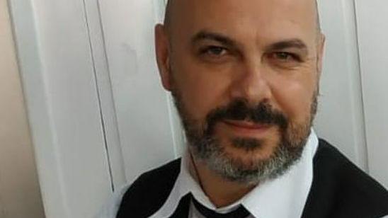 Il barbiere Devinu è il “Figaro” d’Italia