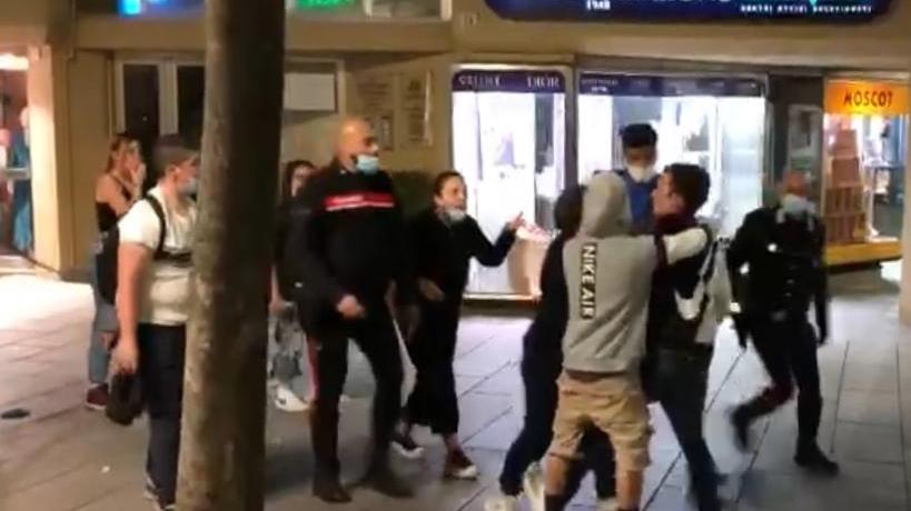Stop agli alcolici in centro dalle 20 alle 7