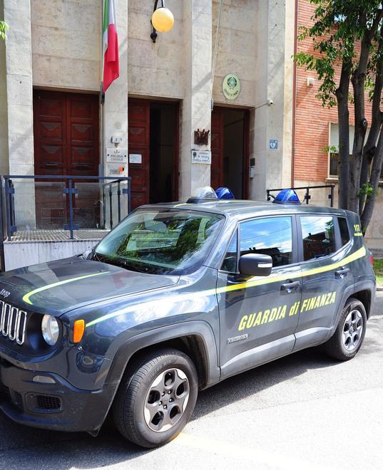 Vignola. La finanza agli studenti: «Il caso del pedofilo lascerà un segno nella vita dei ragazzi» 
