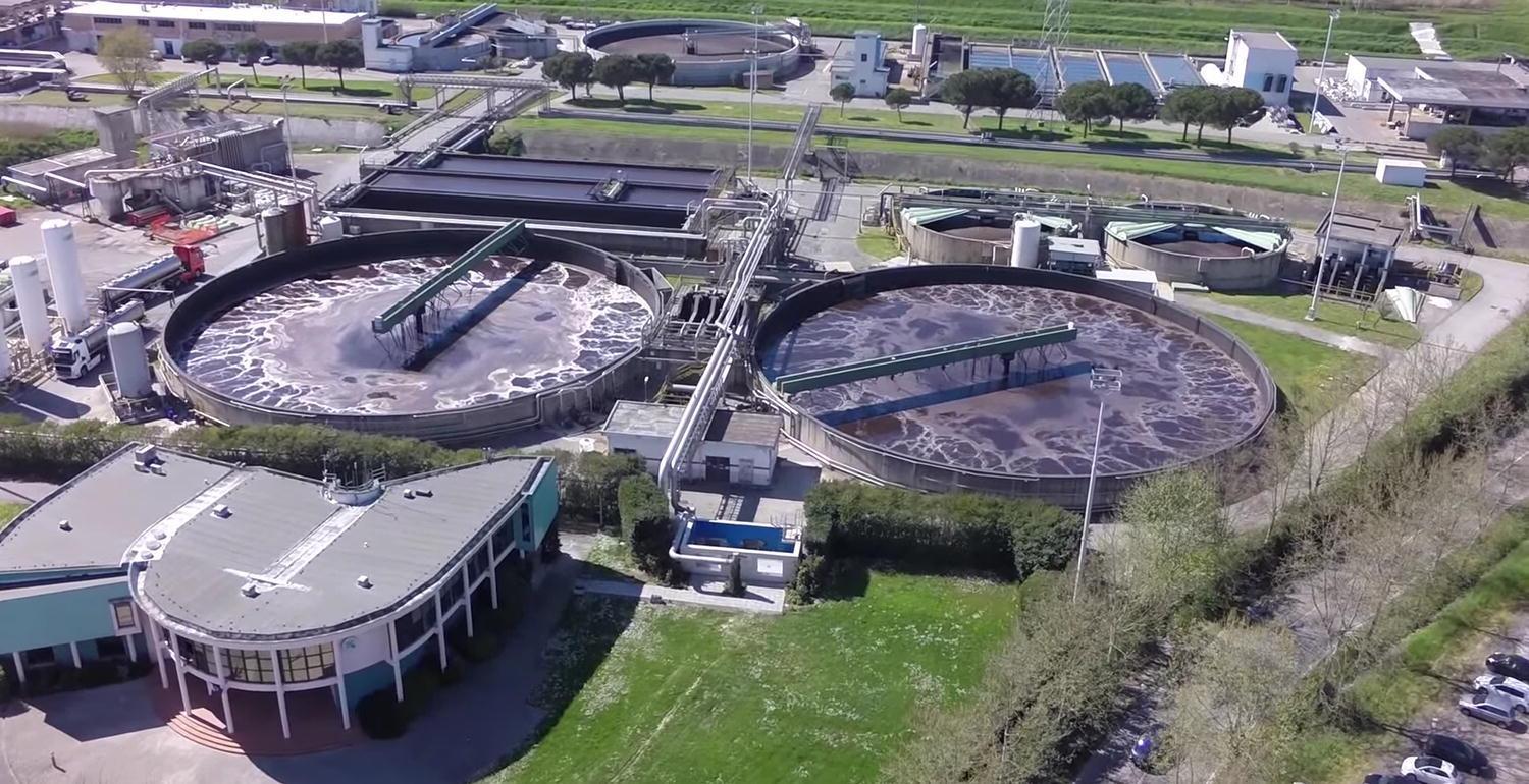 Una veduta aerea di parte dell’impianto di depurazione Aquarno a Santa Croce