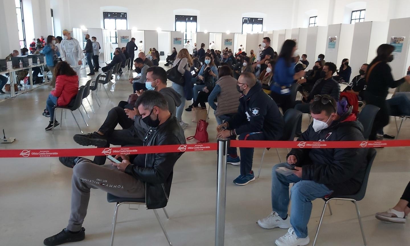 La Maddalena, un positivo al Covid alle medie: classe in quarantena