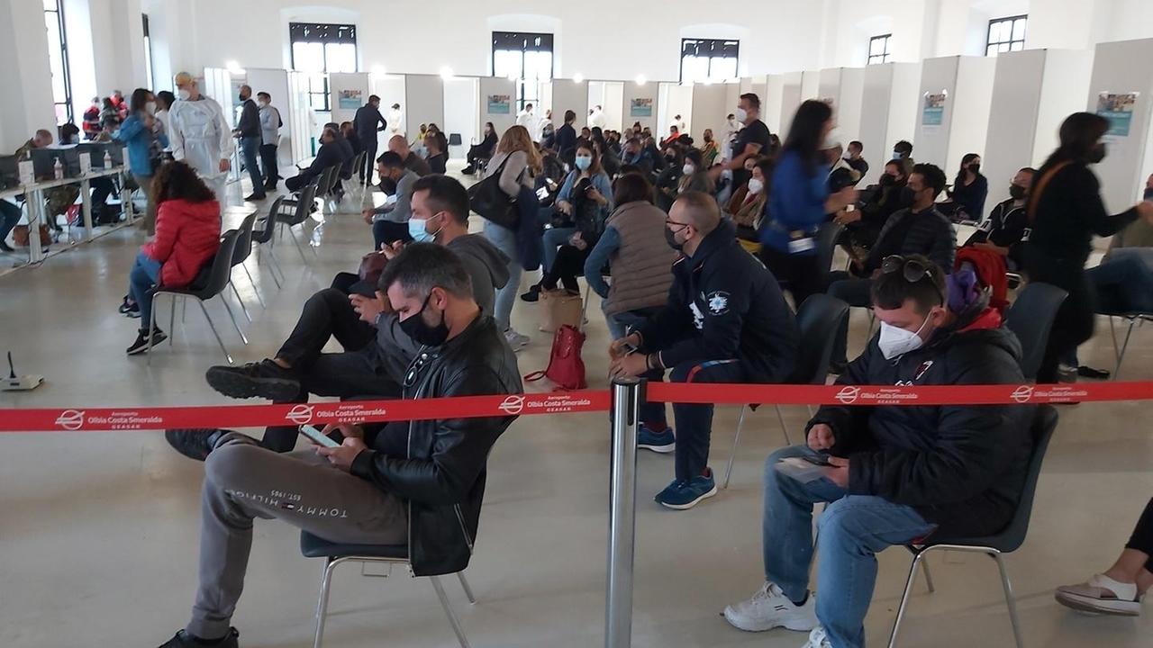 La Maddalena, un positivo al Covid alle medie: classe in quarantena