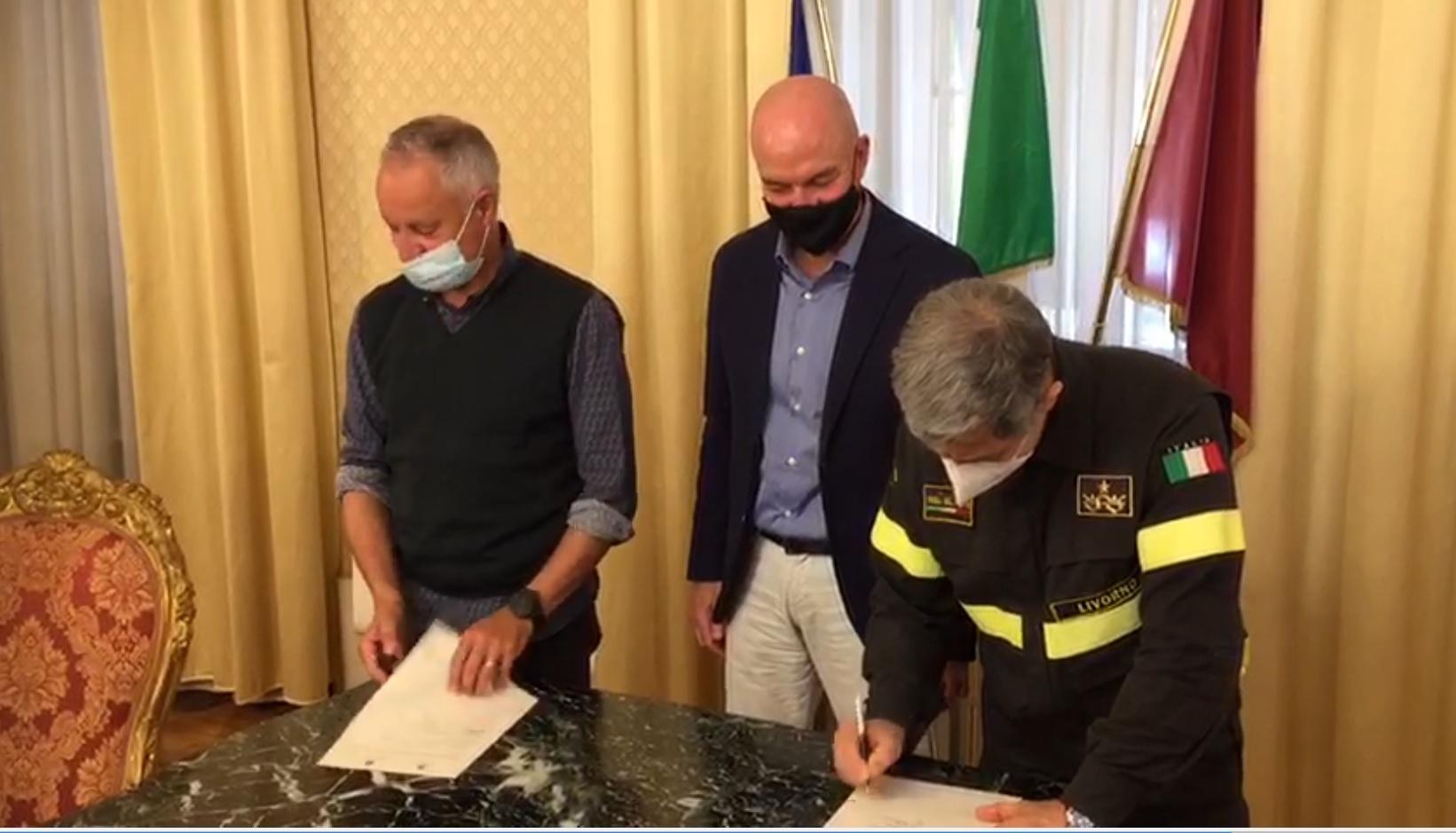 La firma del protocollo in Comune
