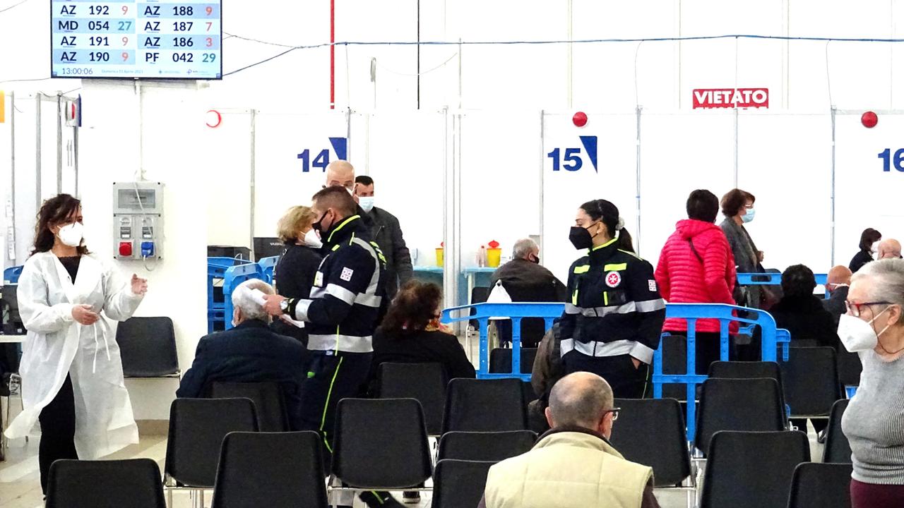 Covid, vaccinazioni: per la Sardegna accelerata record