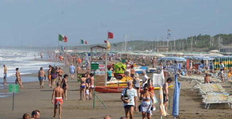 È partito il piano di salvamento sulla spiaggia di Castagneto 