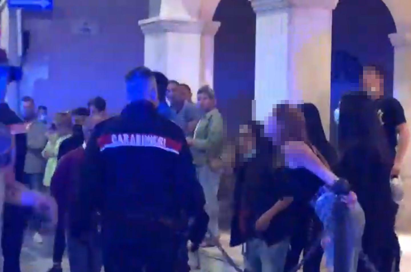Sabato folle, tre denunciati ci sono anche due ragazze 