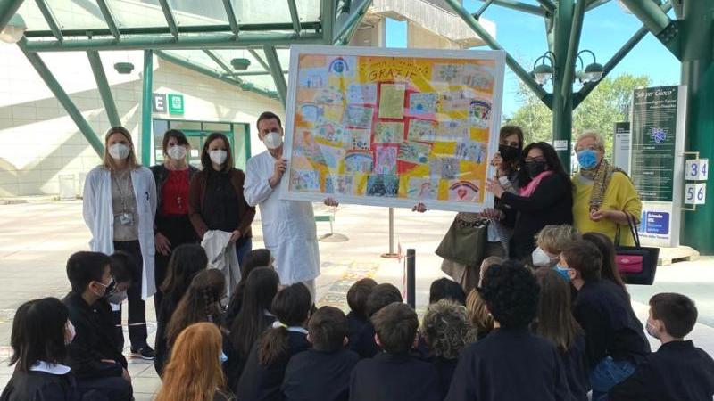 L’opera è stata realizzata dagli alunni della scuola primaria S.S.ma Annunziata insieme all’artista Lunardi