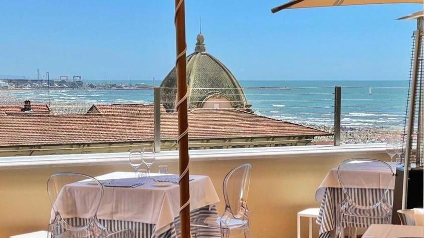 La splendida location di Maitò Viareggio, che sostituisce “Il Piccolo Principe” sulla terrazza dell’hotel
