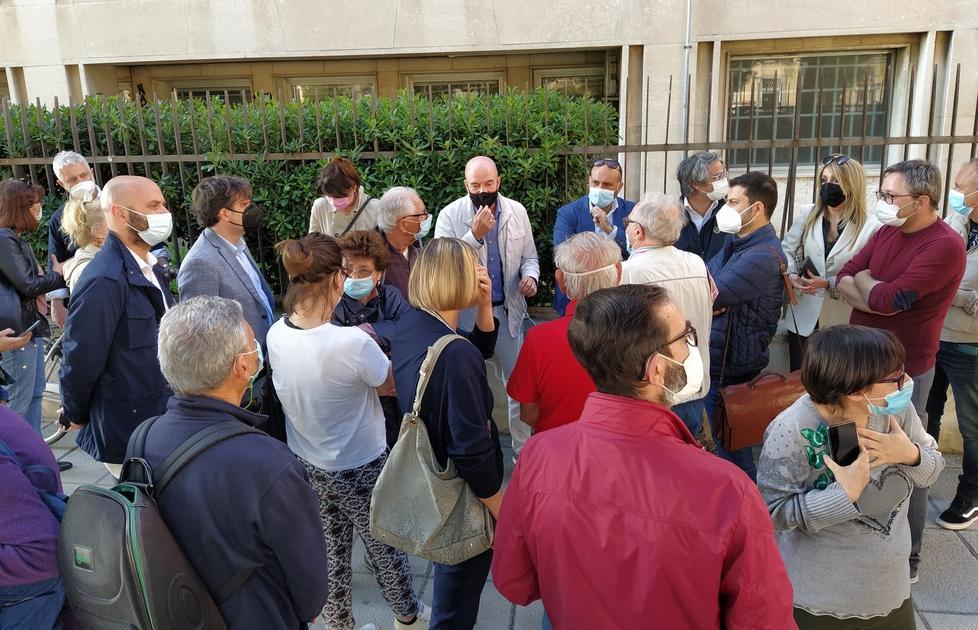 Il Comune fa retromarcia: Borgo Cappuccini non sarà pedonalizzato 