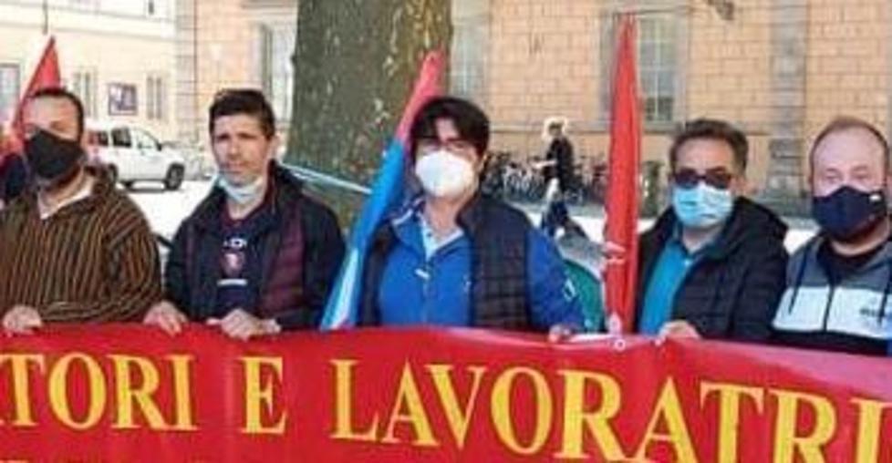 Presidio dei sindacati in piazza Napoleone per chiedere un patto sulla sicurezza 