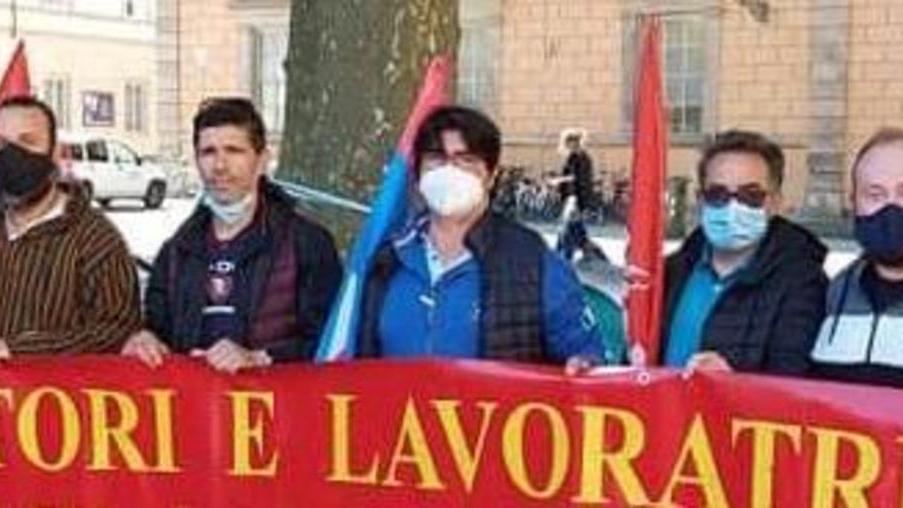 Presidio dei sindacati in piazza Napoleone per chiedere un patto sulla sicurezza