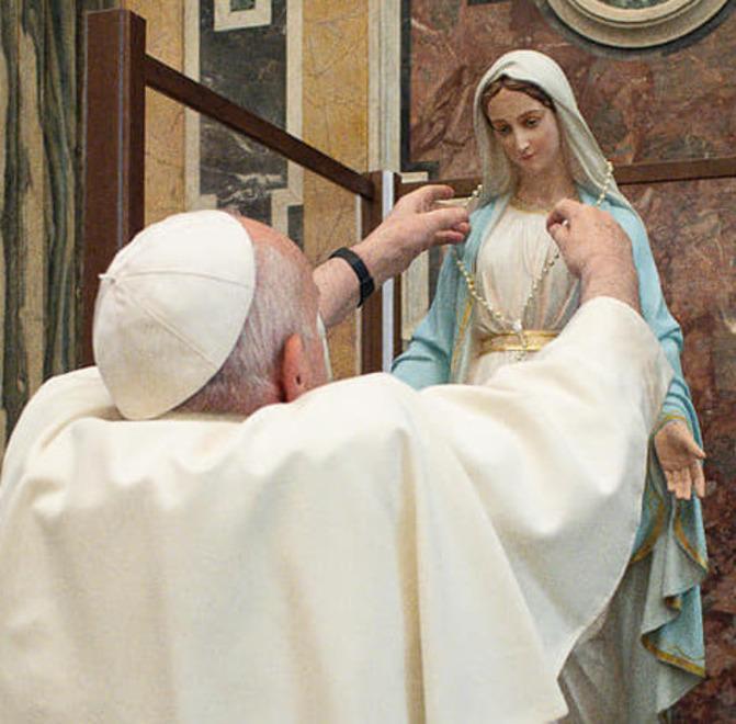 La statua della Madonna della medaglia miracolosa in S. Leonardo dei Borghi