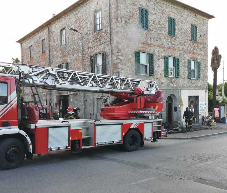 Fiamme nell’appartamento vuoto