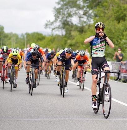 Edoardo Cipollini brucia tutti nello sprint a Baccaiano