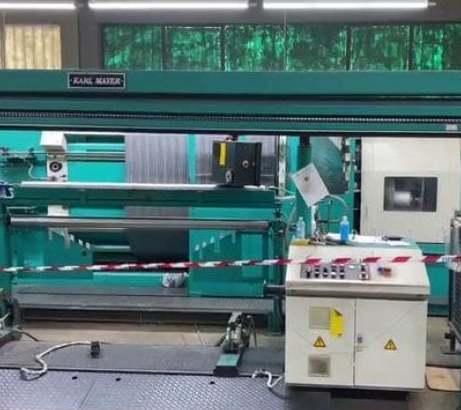 I lavoratori confermano: l’orditoio funzionava con la saracinesca alzata 