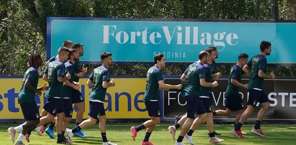 Azzurri a suon di musica Si scaldano Sirigu e Cragno 