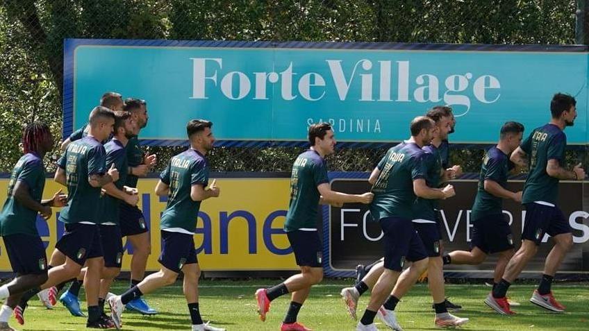 Azzurri a suon di musica Si scaldano Sirigu e Cragno