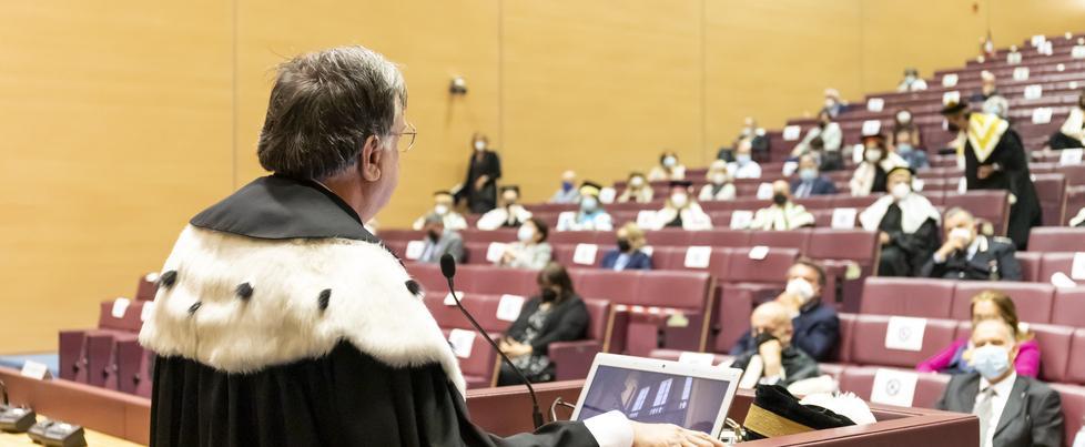 Università di Modena, gli studenti frenano: «Esami a distanza anche nel 2022» 