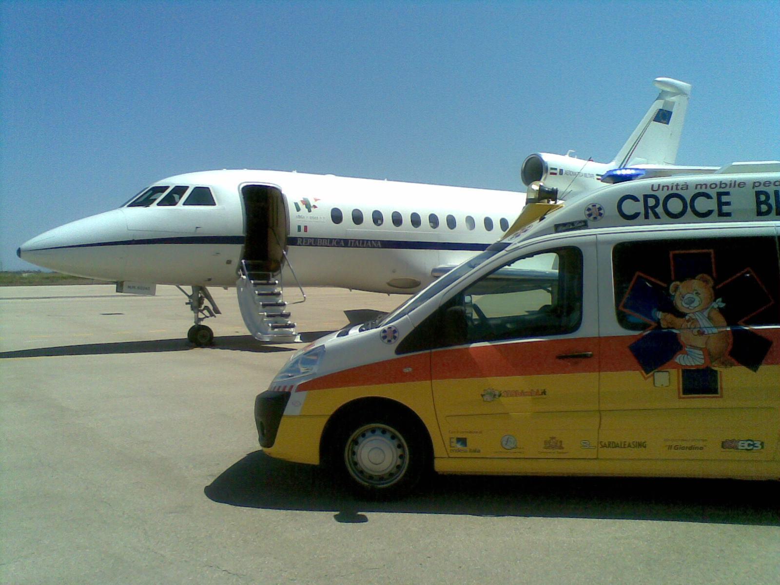 Sassari, bimbo di due mesi in pericolo di vita trasportato in aereo a Genova 
