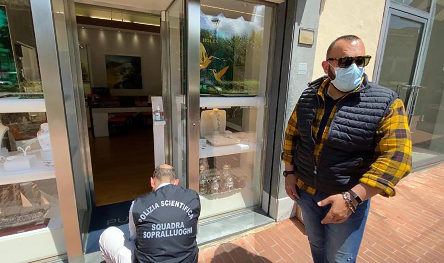 Banditi nascosti in città dopo la rapina 