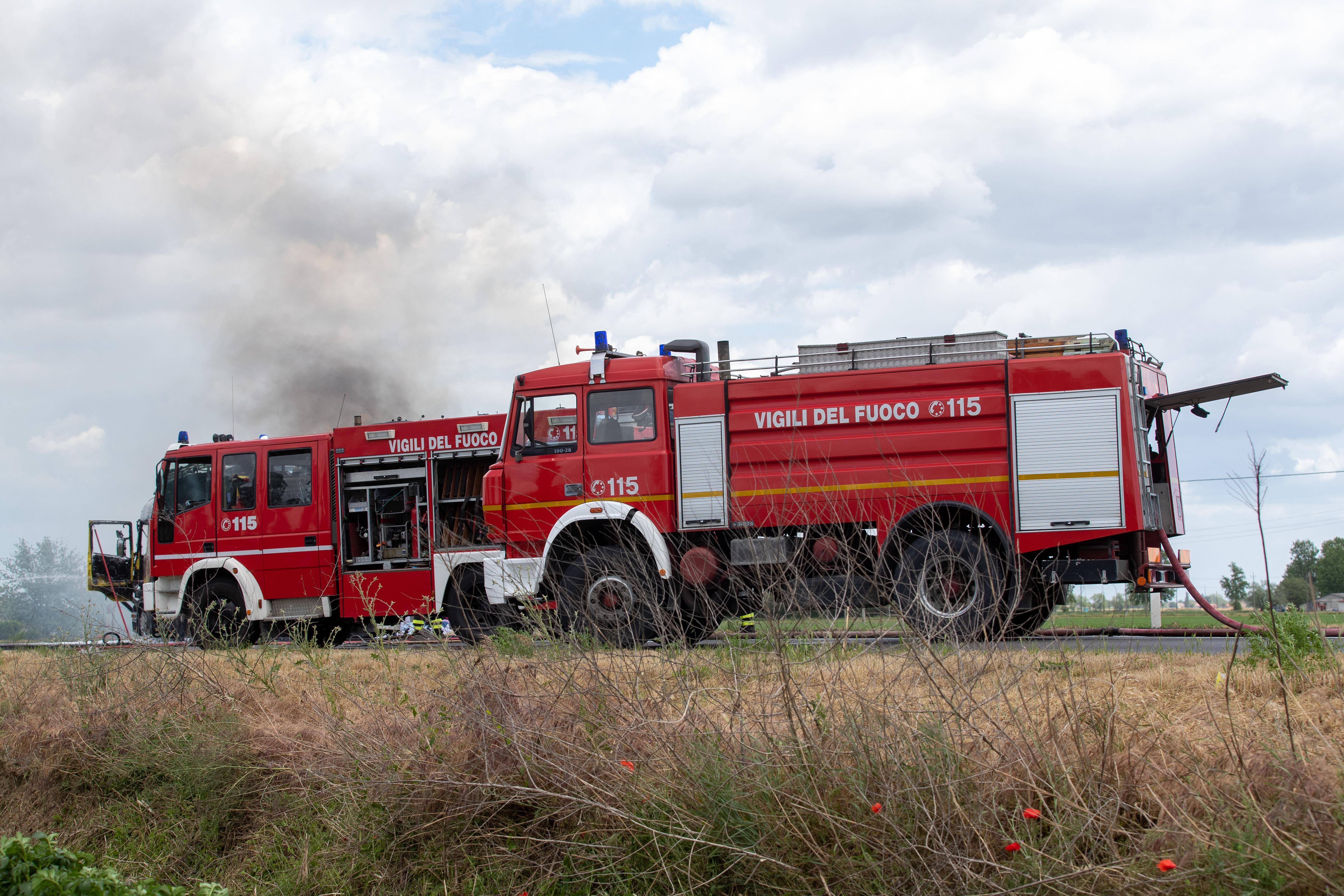 Vigili del fuoco in azione, foto archivio