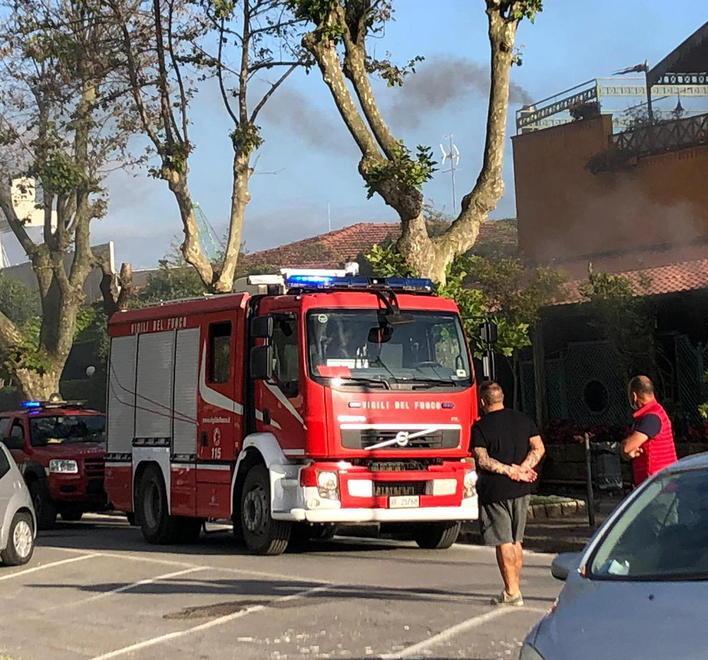 Fiamme al bagno Universo Paura al ristorante pizzeria 