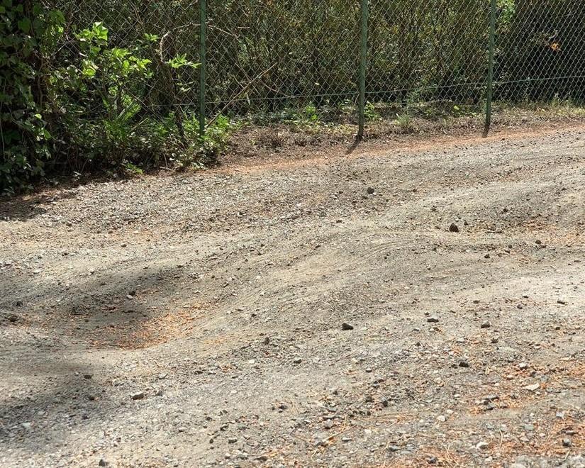 Spunta un cartello Protesta dei residenti nelle strade escluse dalle manutenzioni 