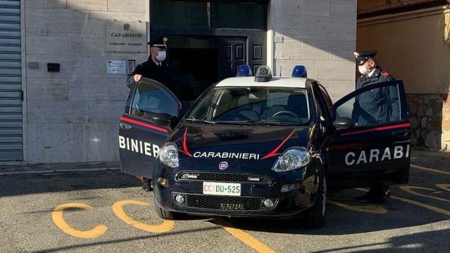 Perseguita una commessa Arrestato dai carabinieri