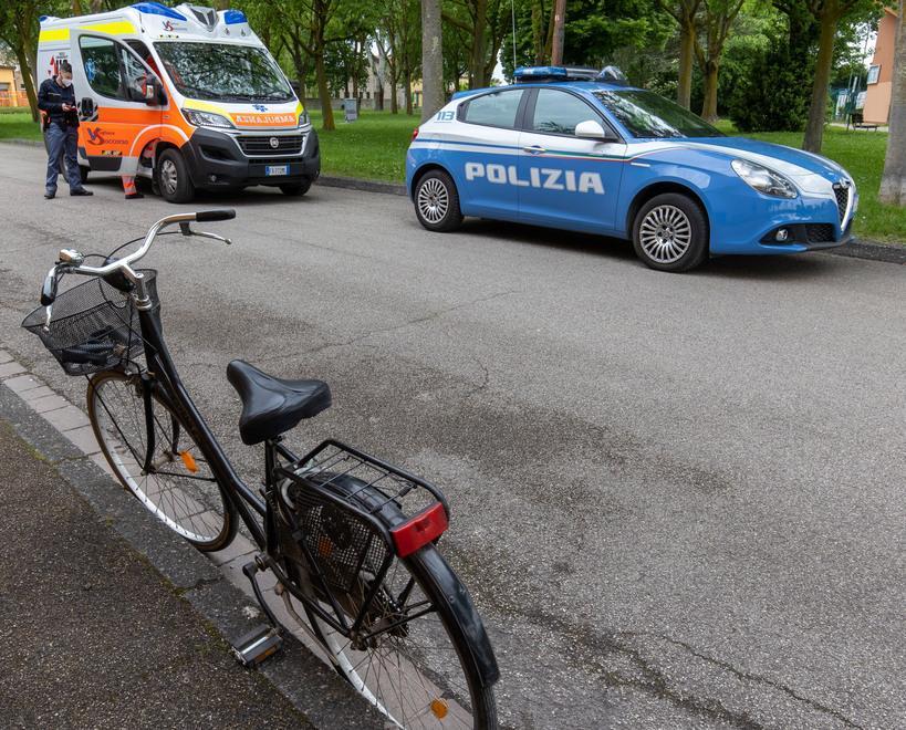 Arrestato lo scippatore seriale in bici «Troppo pericoloso, deve stare in carcere» 