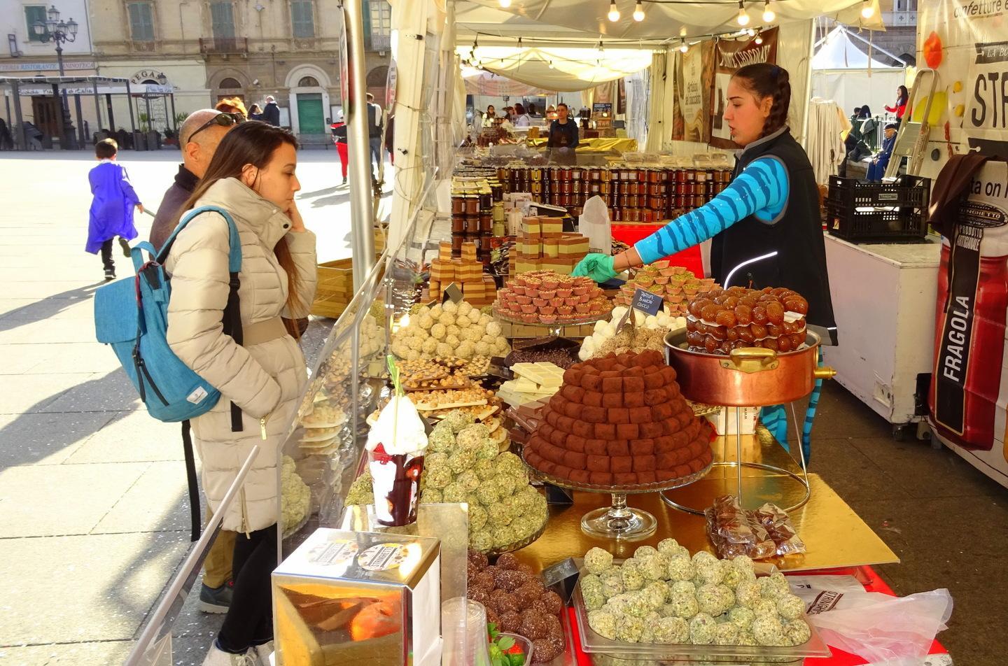 Fiere, mostre e matrimoni: l’Isola ricomincia a vivere 